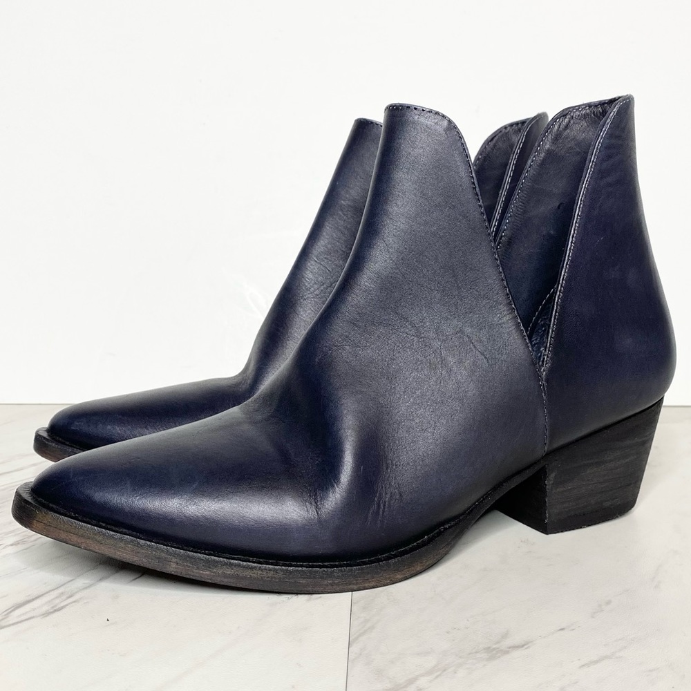 New! Free People Charm Double V Blue Leather Bootie 37